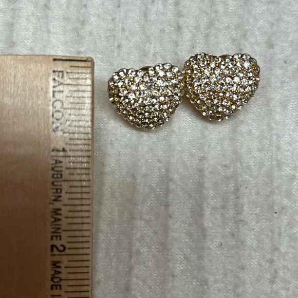 Vintage Heart Shaped Gold and Pave Rhinestone Earrings. - Picture 5 of 5